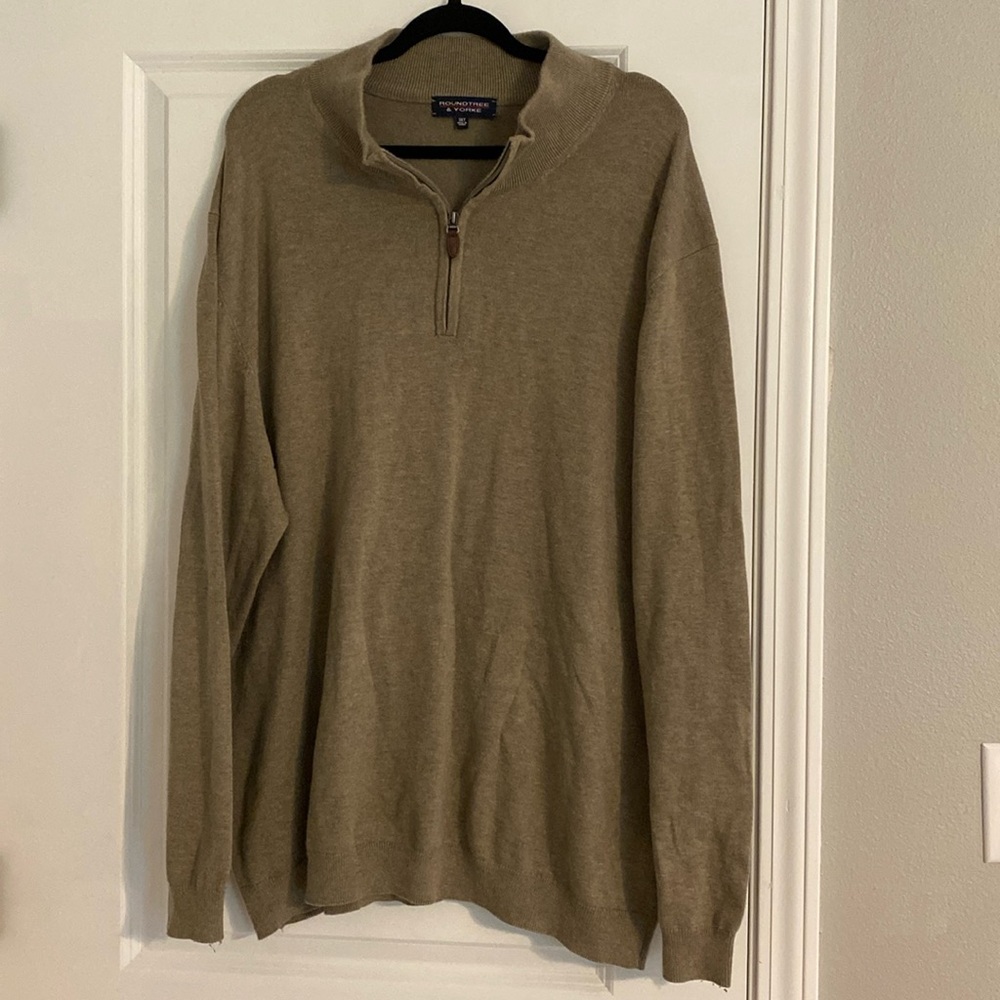 Men’s Pullover. Roundtree and Yorke